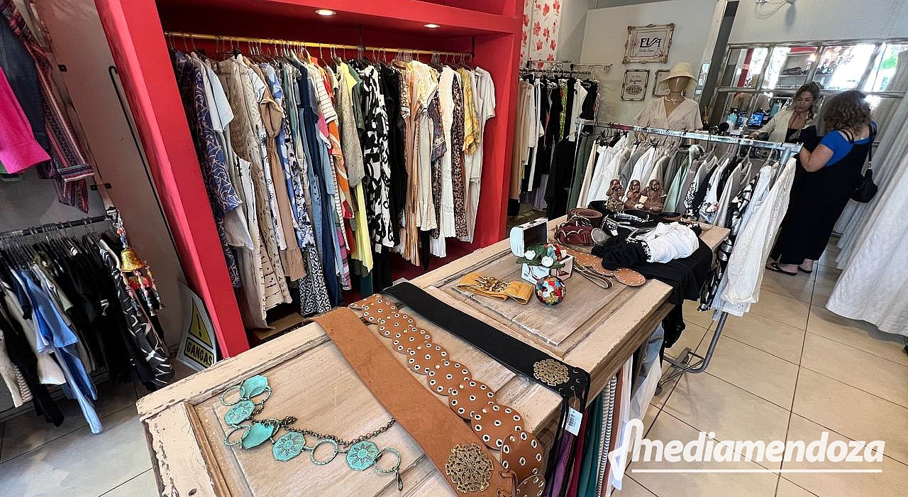 Eva: moda, variedad y talles reales para brillar en estas fiestas y ...